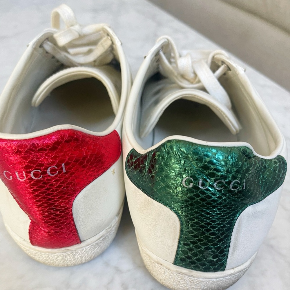 Size 42 women’s- Gucci Ace Embroidered Bee